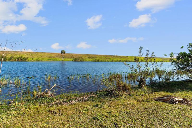  Commercial & Industrial Land Images 