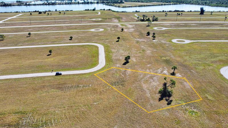  Commercial & Industrial Land Images 