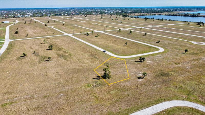  Commercial & Industrial Land Images 