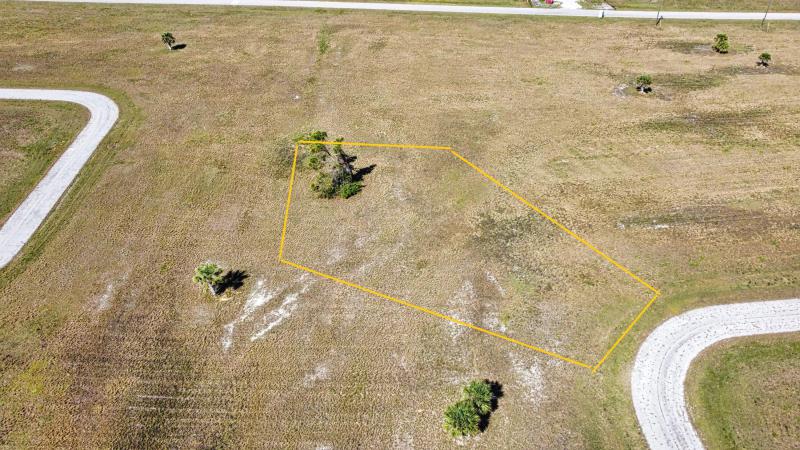  Commercial & Industrial Land Images 