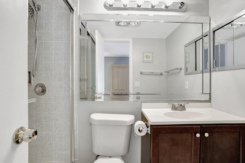  Condo & Townhome Photos