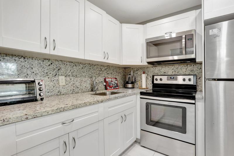  Condo & Townhome Photos