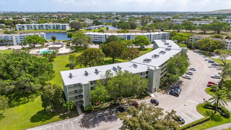  Condo & Townhome Photos