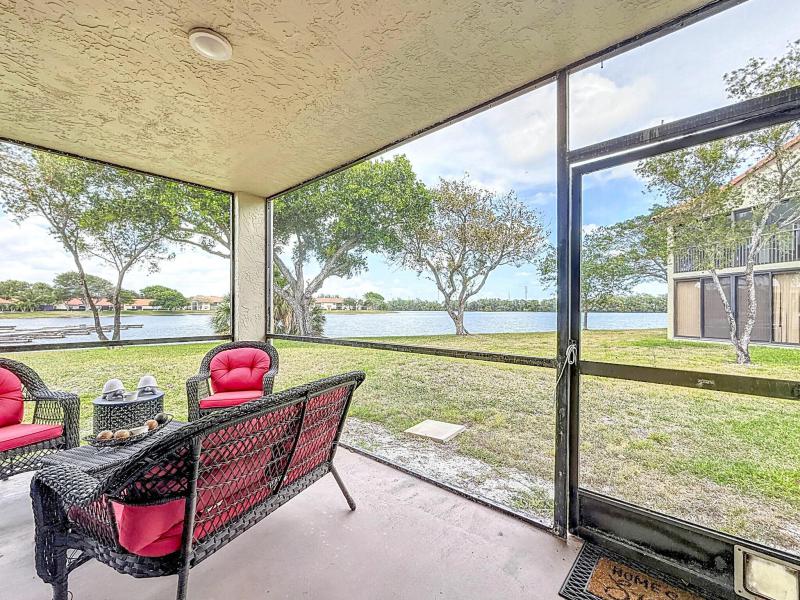  Condo & Townhome Photos