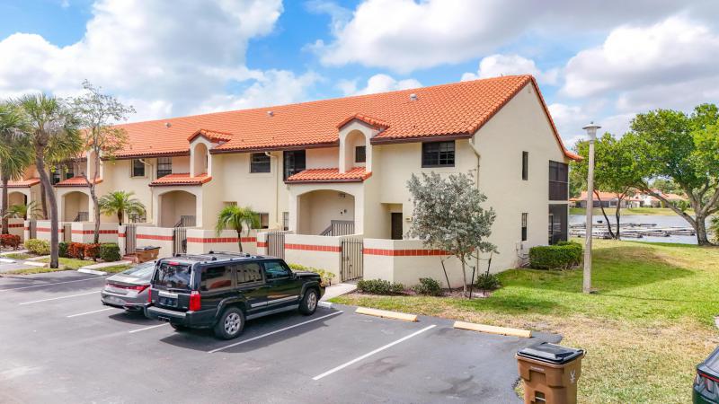  Condo & Townhome Photos