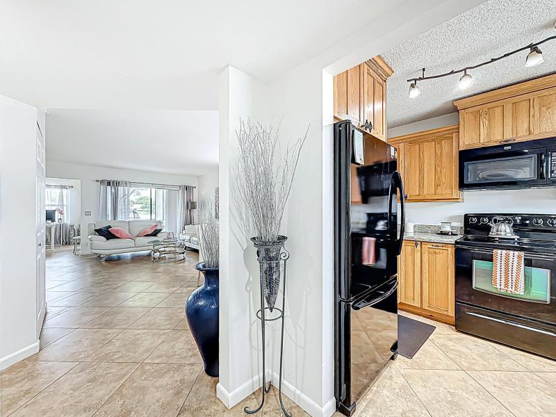  Condo & Townhome Photos