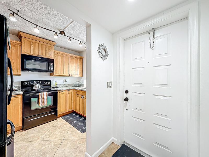  Condo & Townhome Photos
