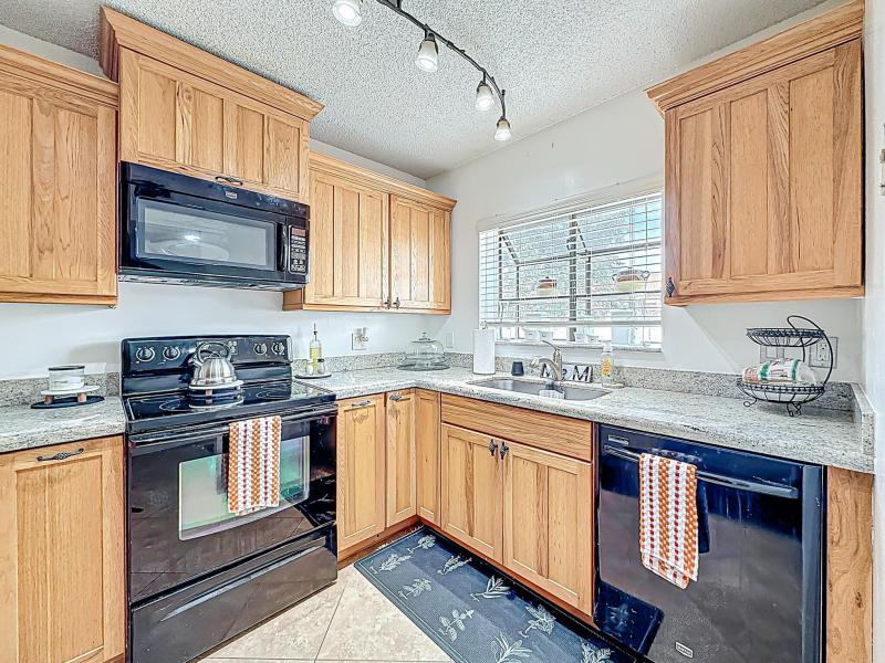  Condo & Townhome Photos