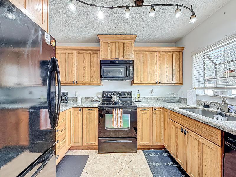 Condo & Townhome Photos