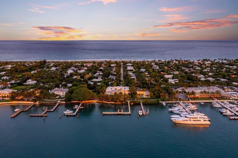  Single Family Homes Photo 3:  Palm Beach,  FL 33480