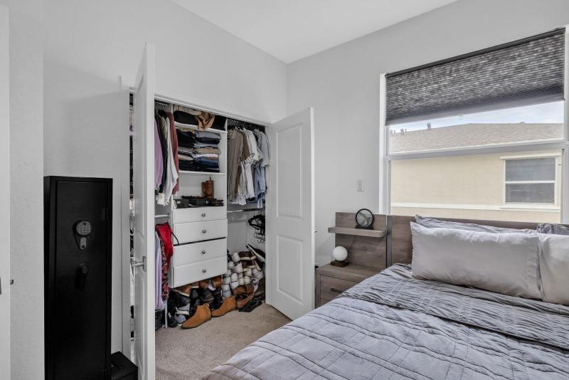  Condo & Townhome Photos
