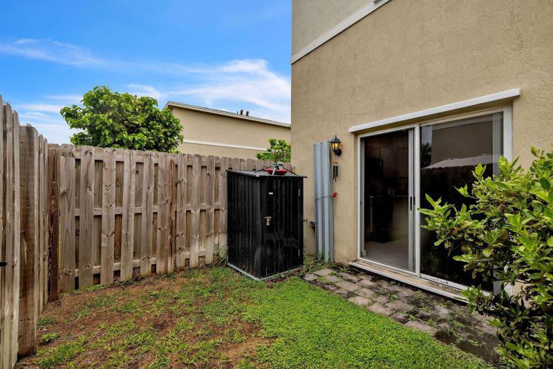  Condo & Townhome Photos