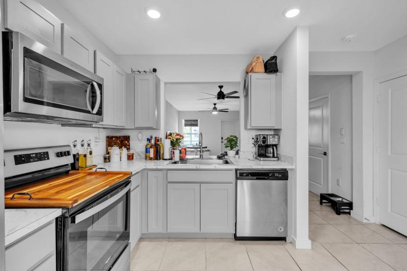  Condo & Townhome Photos