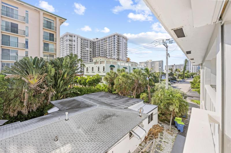  Condo & Townhome Photos