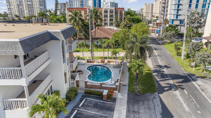  Condo & Townhome Photos