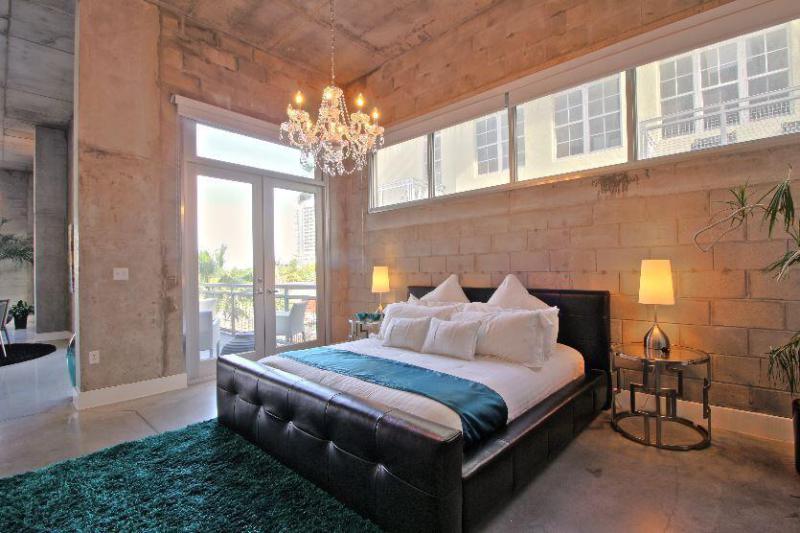  Condo & Townhome Photos