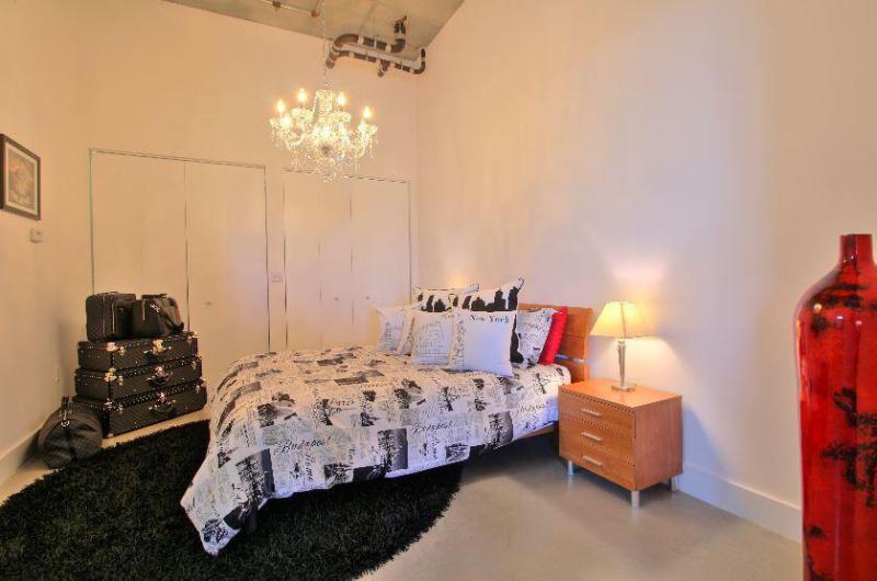  Condo & Townhome Photos