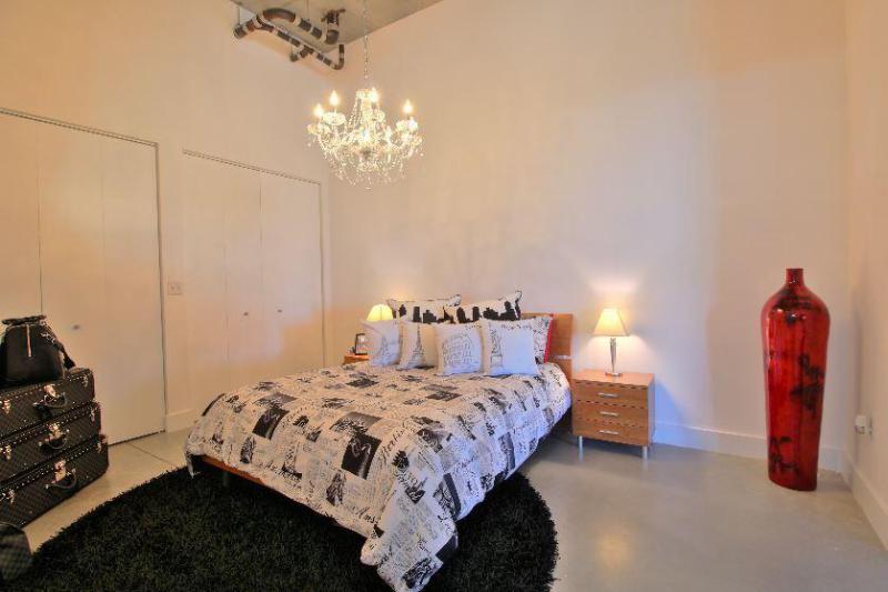  Condo & Townhome Photos