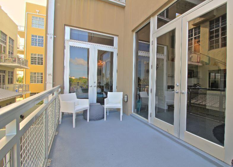  Condo & Townhome Photos