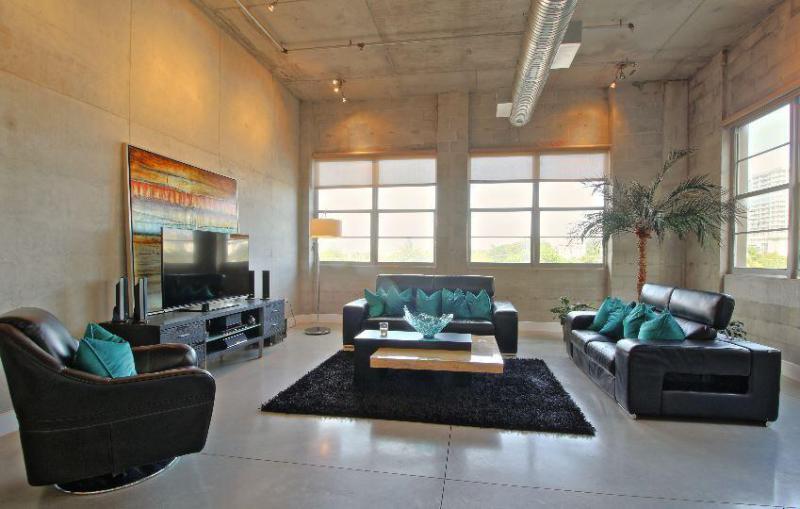  Condo & Townhome Photos