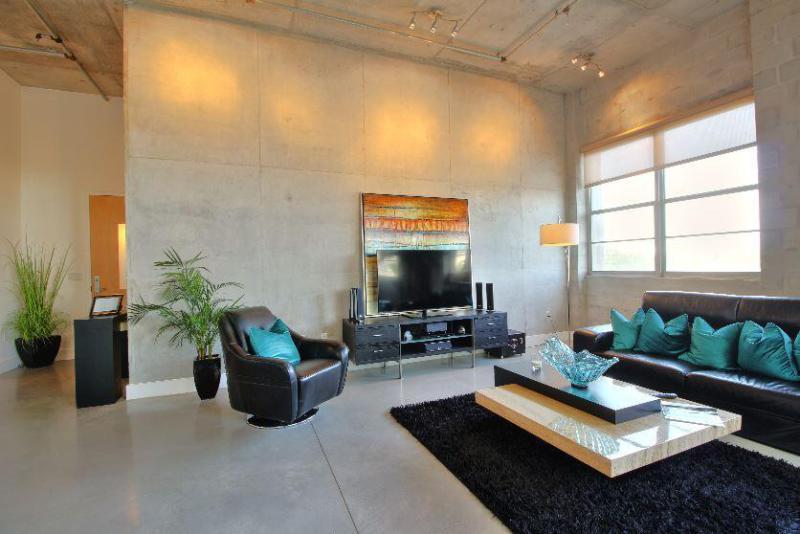  Condo & Townhome Photos