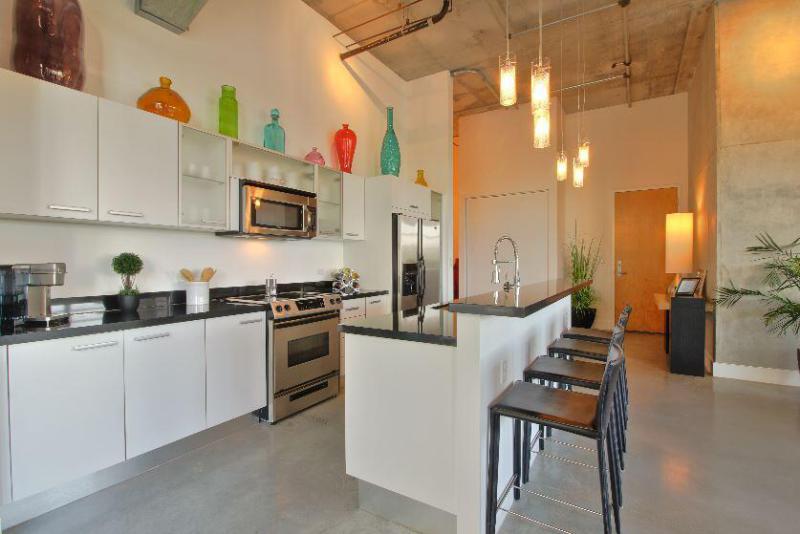  Condo & Townhome Photos