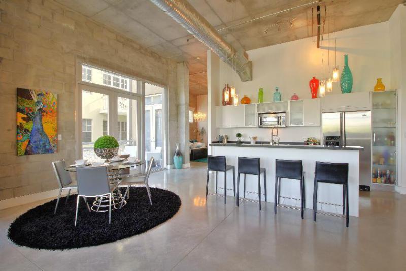  Condo & Townhome Photos