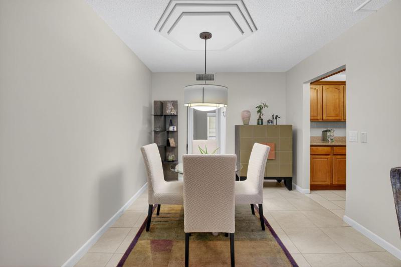  Condo & Townhome Photos