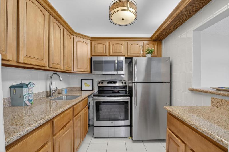  Condo & Townhome Photos