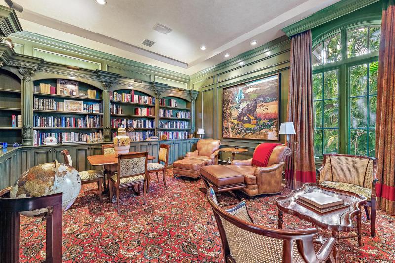  Single Family Homes Photo 10:  Palm Beach Gardens,  FL 33410