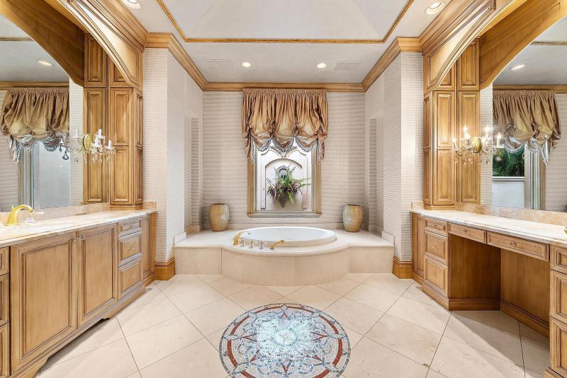  Single Family Homes Photo 12:  Palm Beach Gardens,  FL 33410