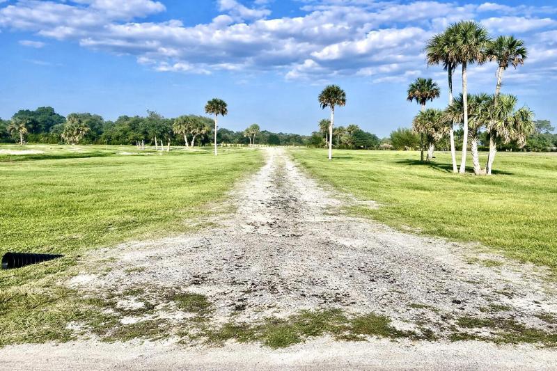  Commercial & Industrial Land Images 