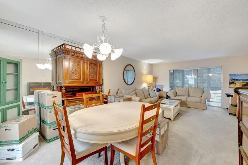  Condo & Townhome Photos