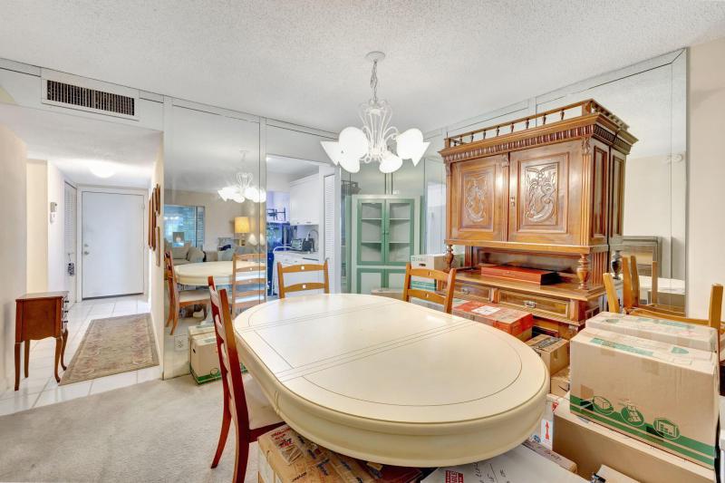  Condo & Townhome Photos