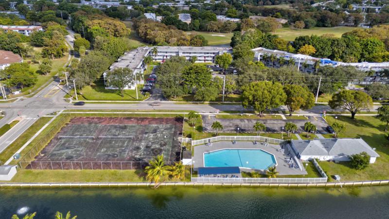  Condo & Townhome Photos