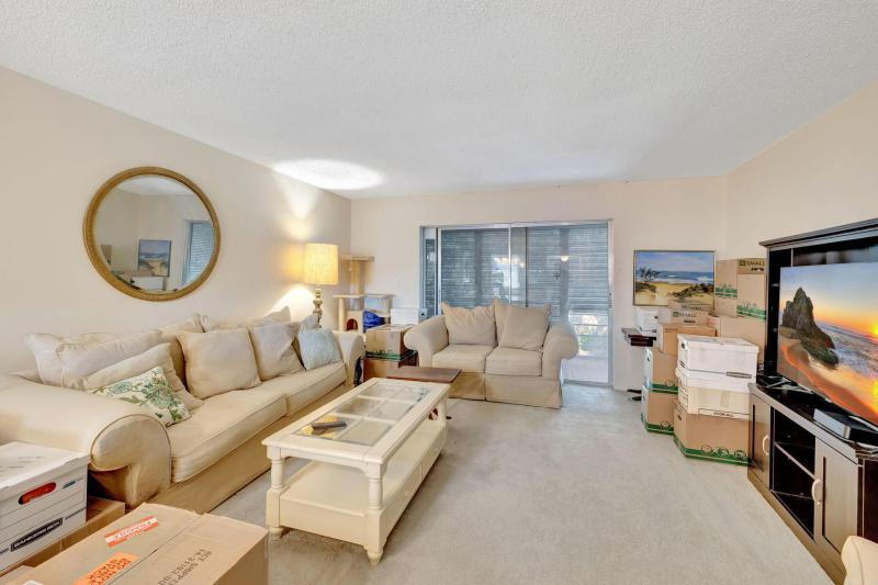  Condo & Townhome Photos