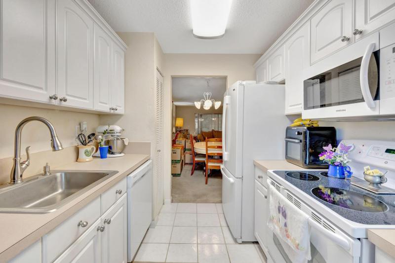  Condo & Townhome Photos