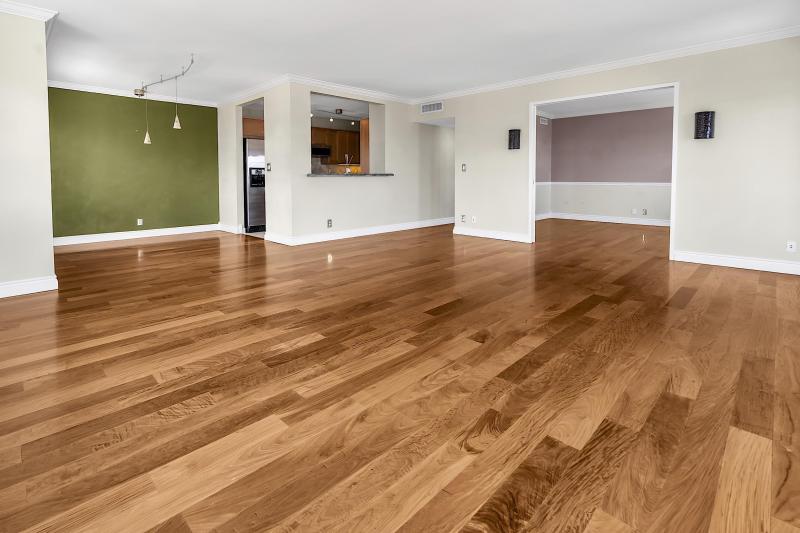  Condo & Townhome Photos