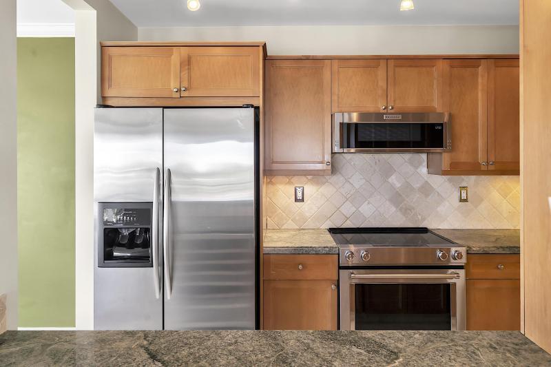  Condo & Townhome Photos