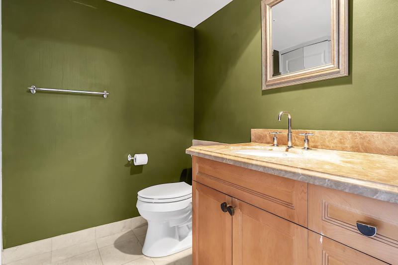  Condo & Townhome Photos