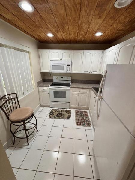  Condo & Townhome Photos