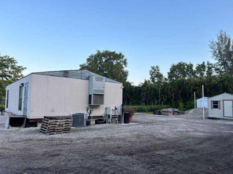  Commercial & Industrial Land Images 