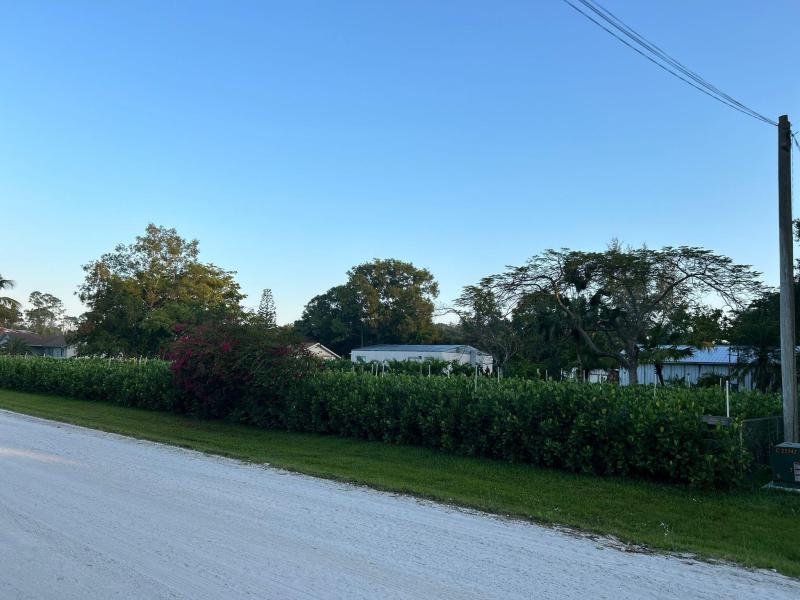  Commercial & Industrial Land Images 