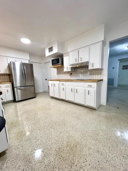  Single Family Homes Photo 12:  Pompano Beach,  FL 33064