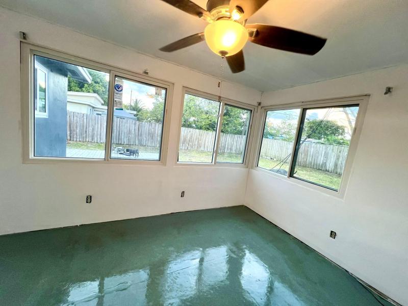  Single Family Homes Photo 18:  Pompano Beach,  FL 33064