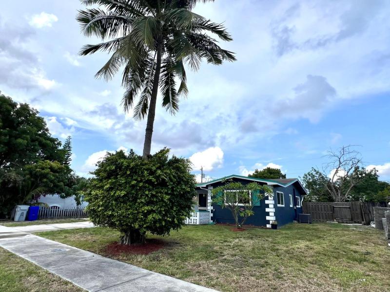  Single Family Homes Photo 2:  Pompano Beach,  FL 33064