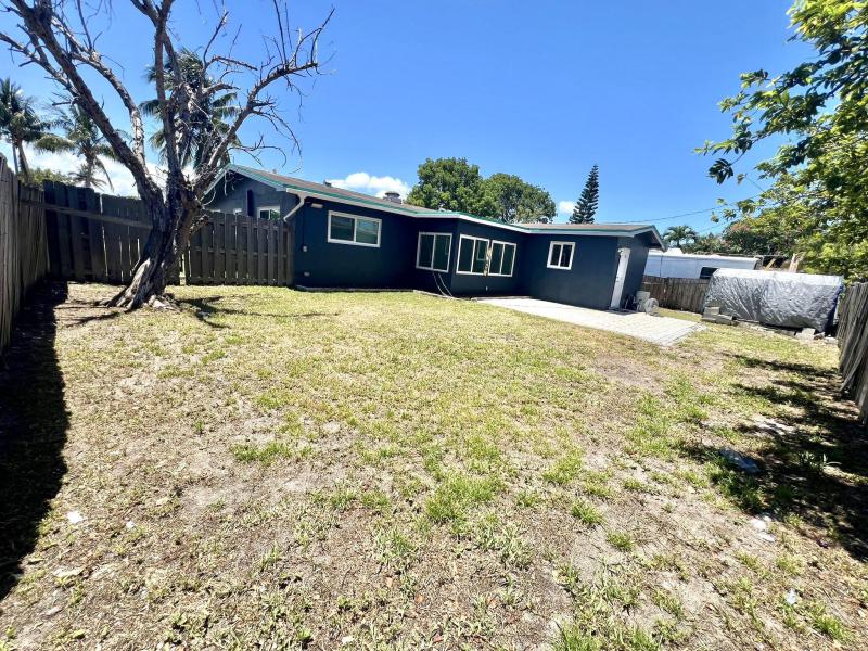  Single Family Homes Photo 4:  Pompano Beach,  FL 33064