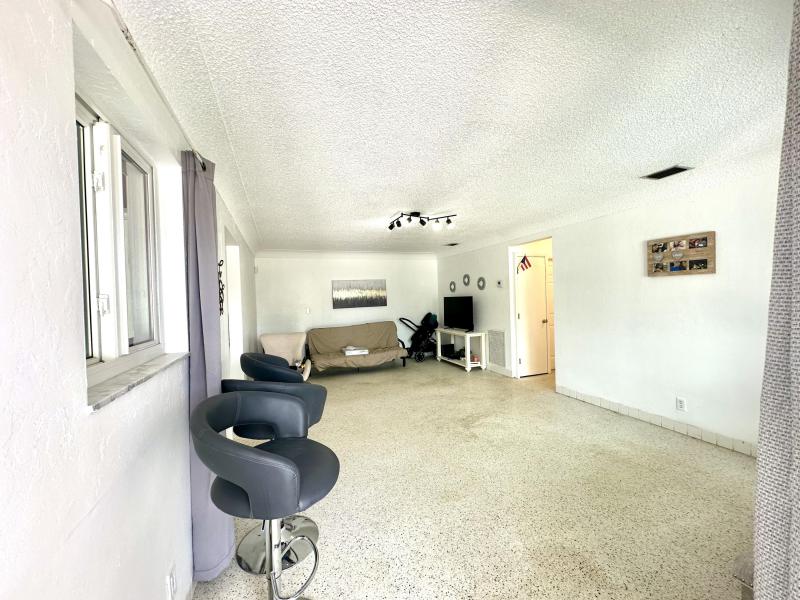  Single Family Homes Photo 8:  Pompano Beach,  FL 33064
