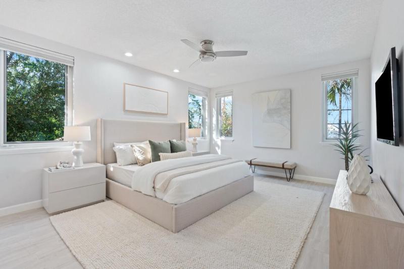  Condo & Townhome Photos