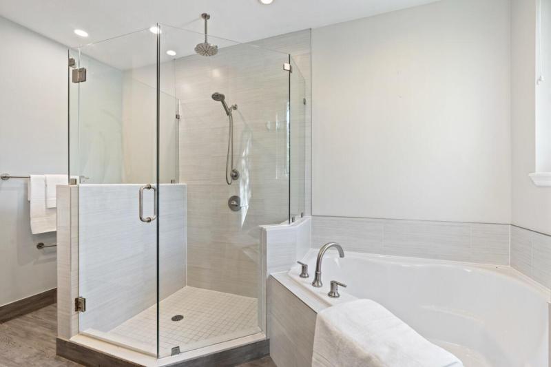  Condo & Townhome Photos
